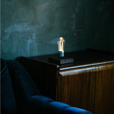 Ampoule en lévitation Nikola - Flyte - Ampoule en lévitation