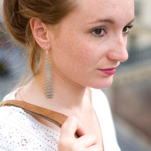 Boucles d'oreilles B argentées - Pascale Lion-Magna-Carta