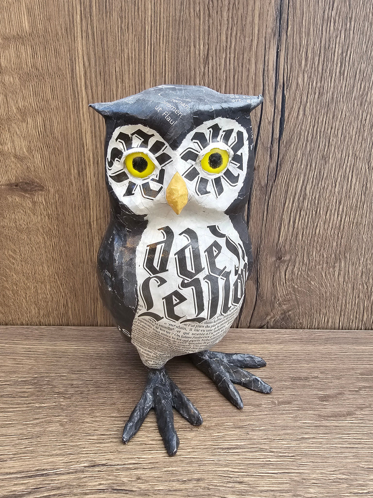 Chouette en papier mâché-Le Monde- Aude Goalec et Nicole Jacobs - Sculpture en papier mâché