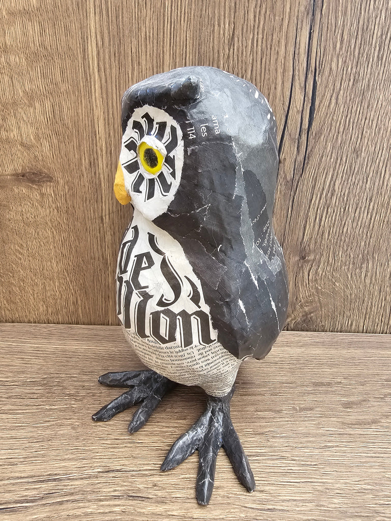 Chouette en papier mâché-Le Monde- Aude Goalec et Nicole Jacobs - Sculpture en papier mâché