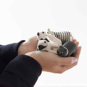 Lama par T-LAB-Magna-Carta