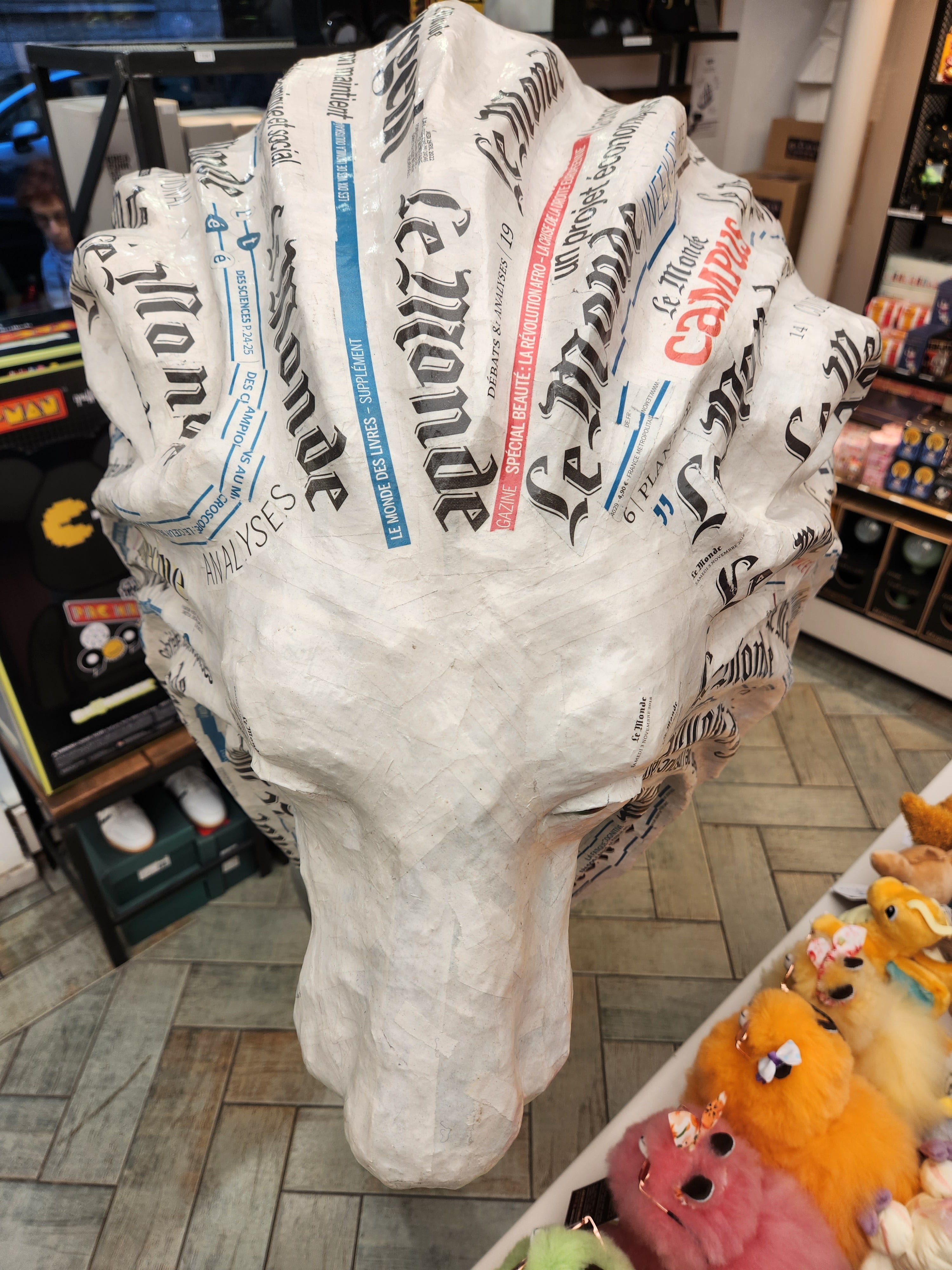 Trophée de lion en papier mâché - Aude Goalec et Nicole Jacobs - Sculpture en papier mâché