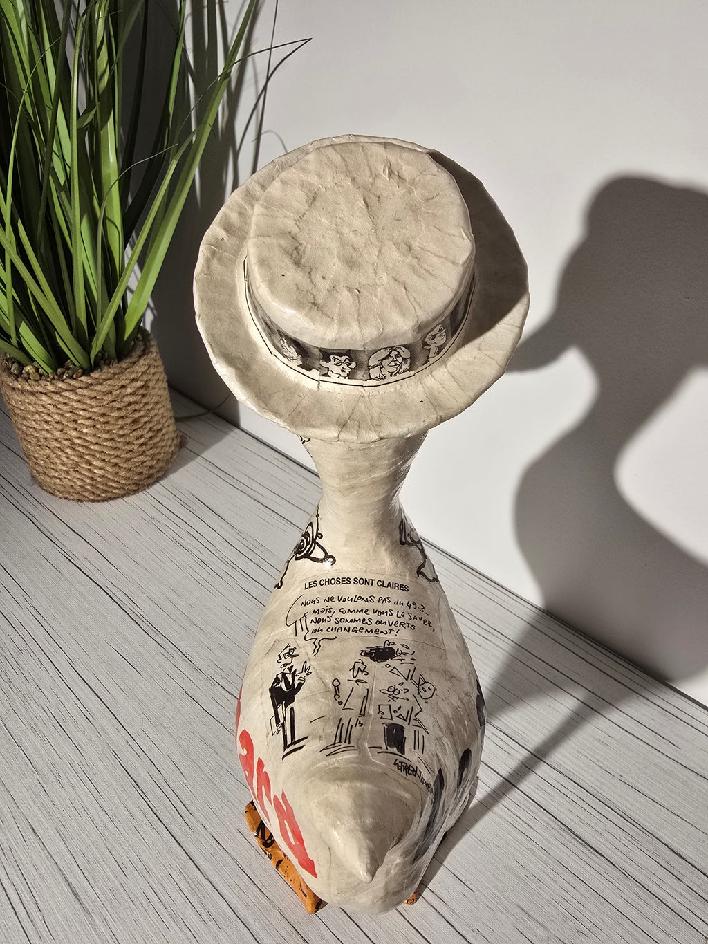 Canard enchaîné en papier mâché - Claires - Aude Goalec et Nicole Jacobs