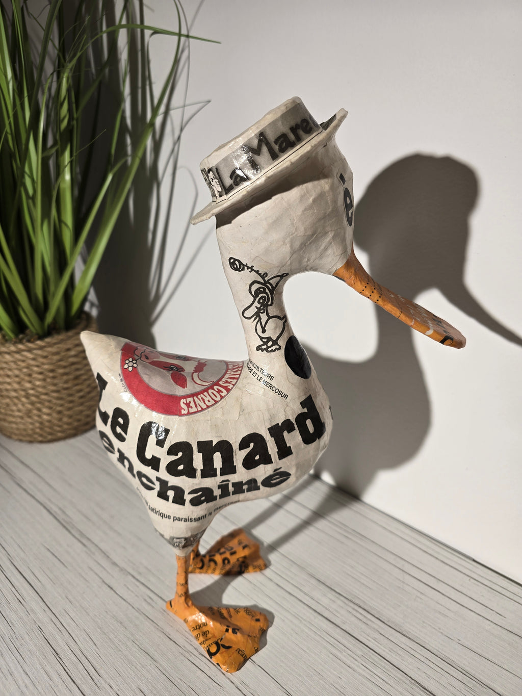 Canard enchaîné en papier mâché - Cornes - Aude Goalec et Nicole Jacobs