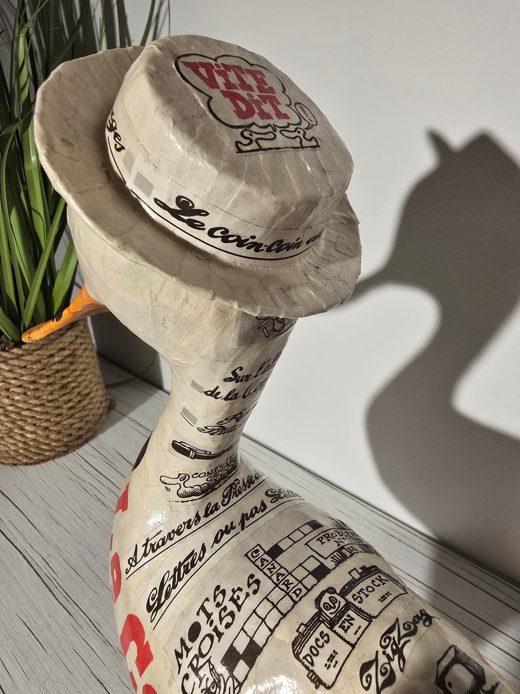 Canard enchaîné en papier mâché - Mots Croisés - Aude Goalec et Nicole Jacobs