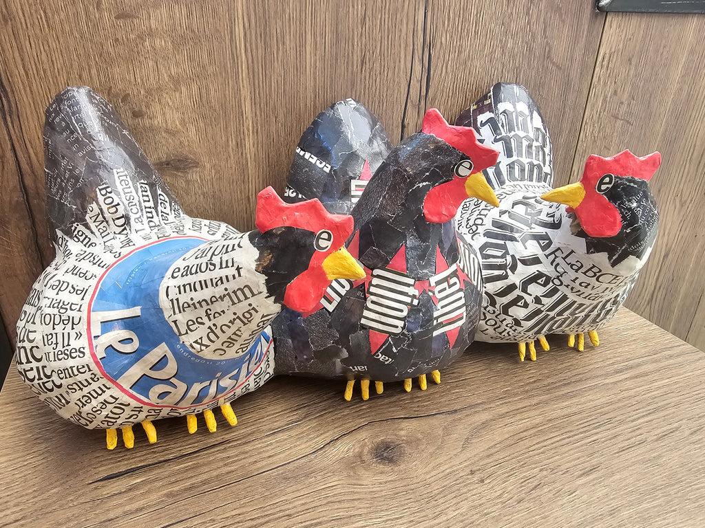 3 poules en papier mâché-Aude Goalec et Nicole Jacobs-Magna-Carta