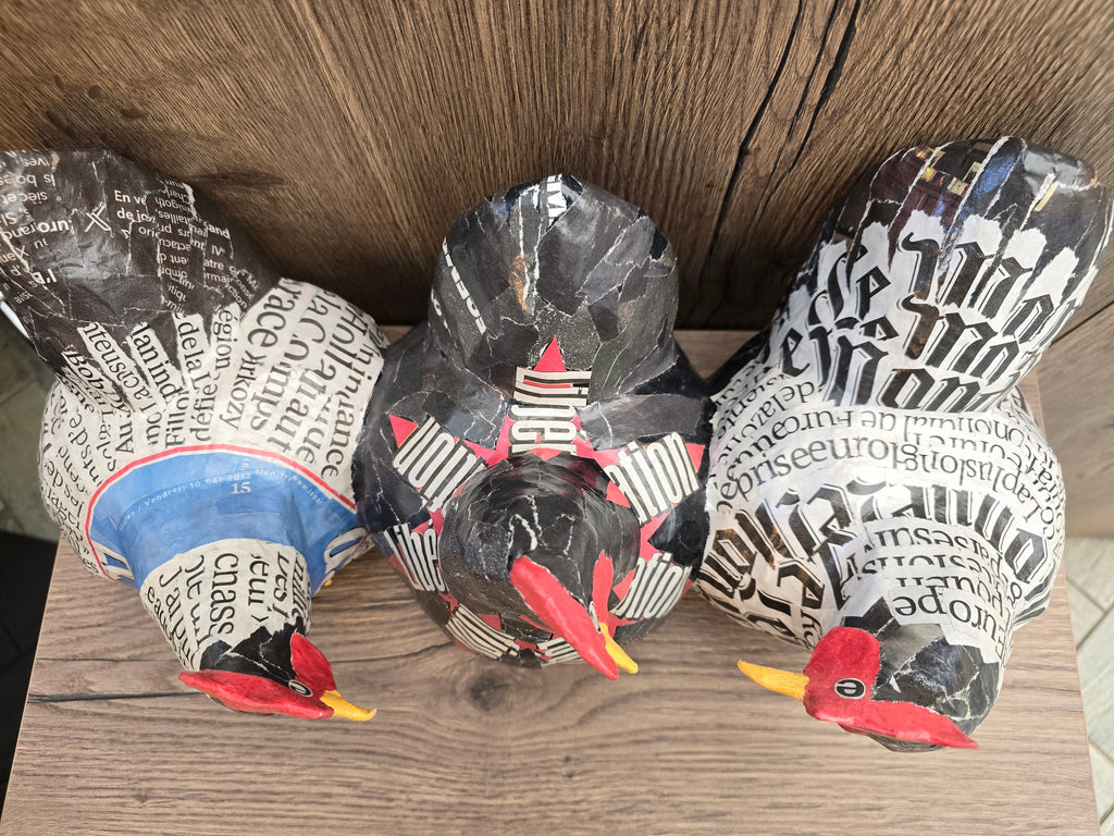 3 poules en papier mâché-Aude Goalec et Nicole Jacobs-Magna-Carta