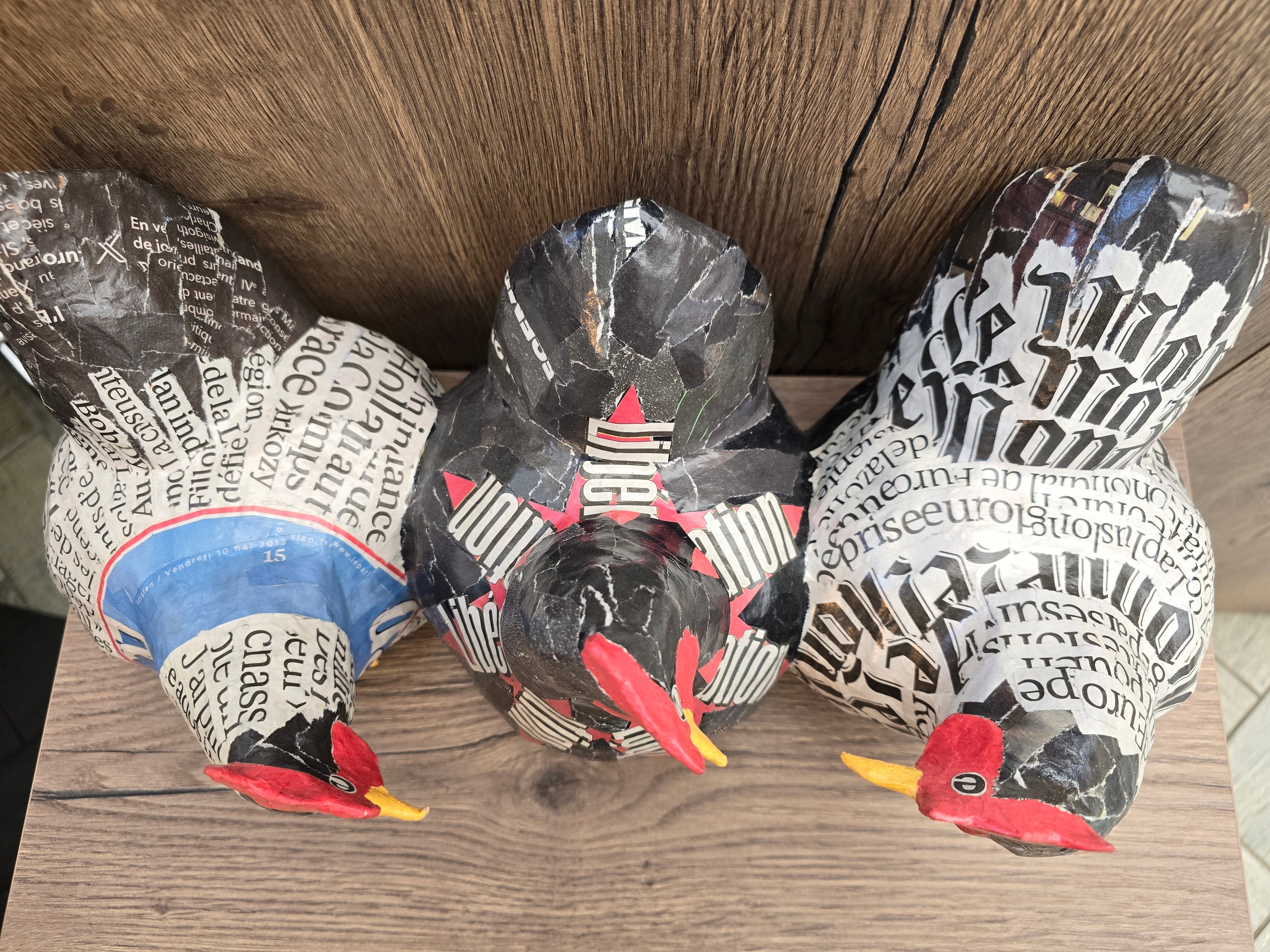 3 poules en papier mâché-Aude Goalec et Nicole Jacobs-Magna-Carta