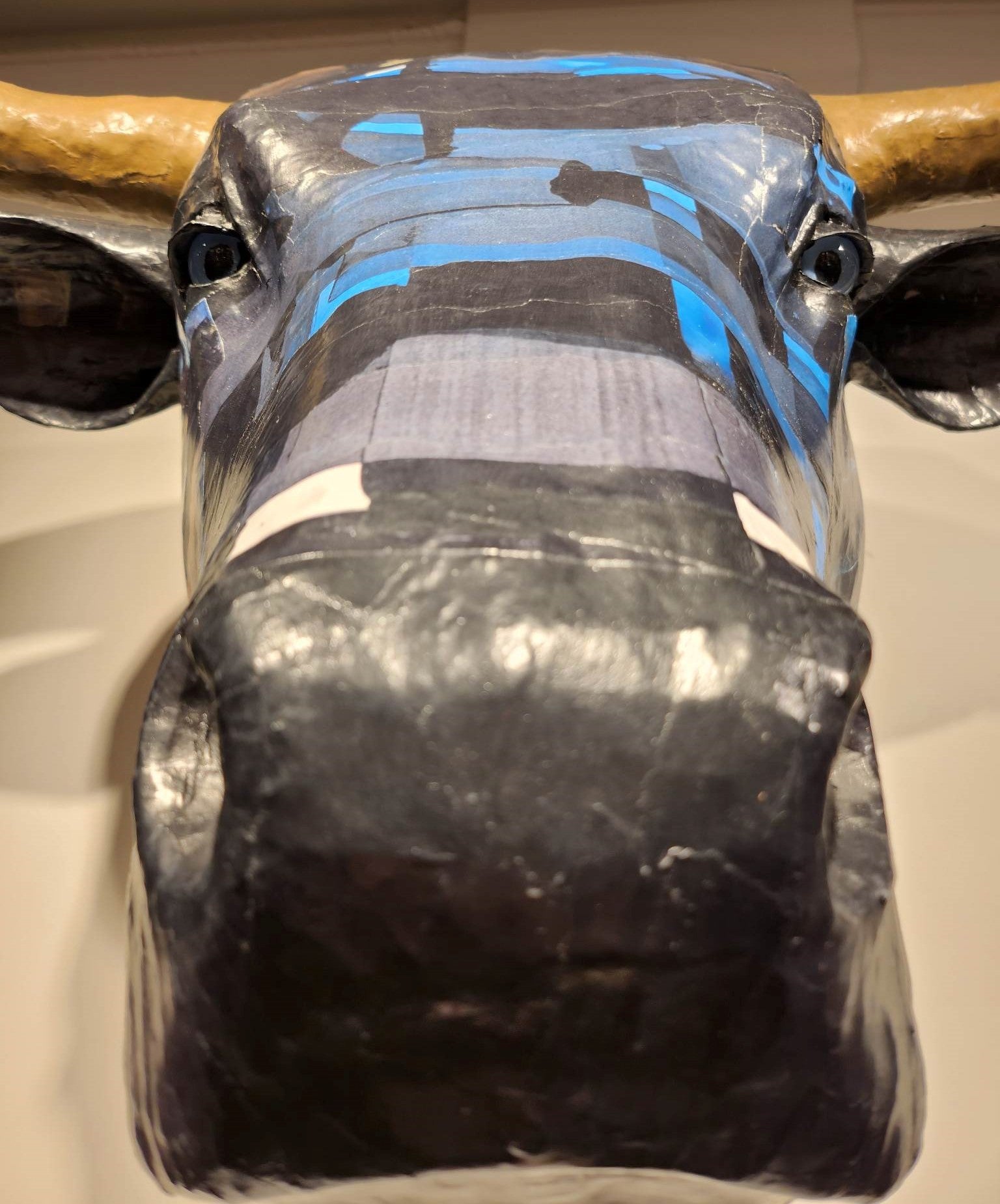 Trophée de Taureau en papier mâché - Aude Goalec et Nicole Jacobs - Sculpture en papier mâché