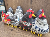 4 poules en papier mâché-Aude Goalec et Nicole Jacobs-Magna-Carta