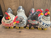 4 poules en papier mâché-Aude Goalec et Nicole Jacobs-Magna-Carta