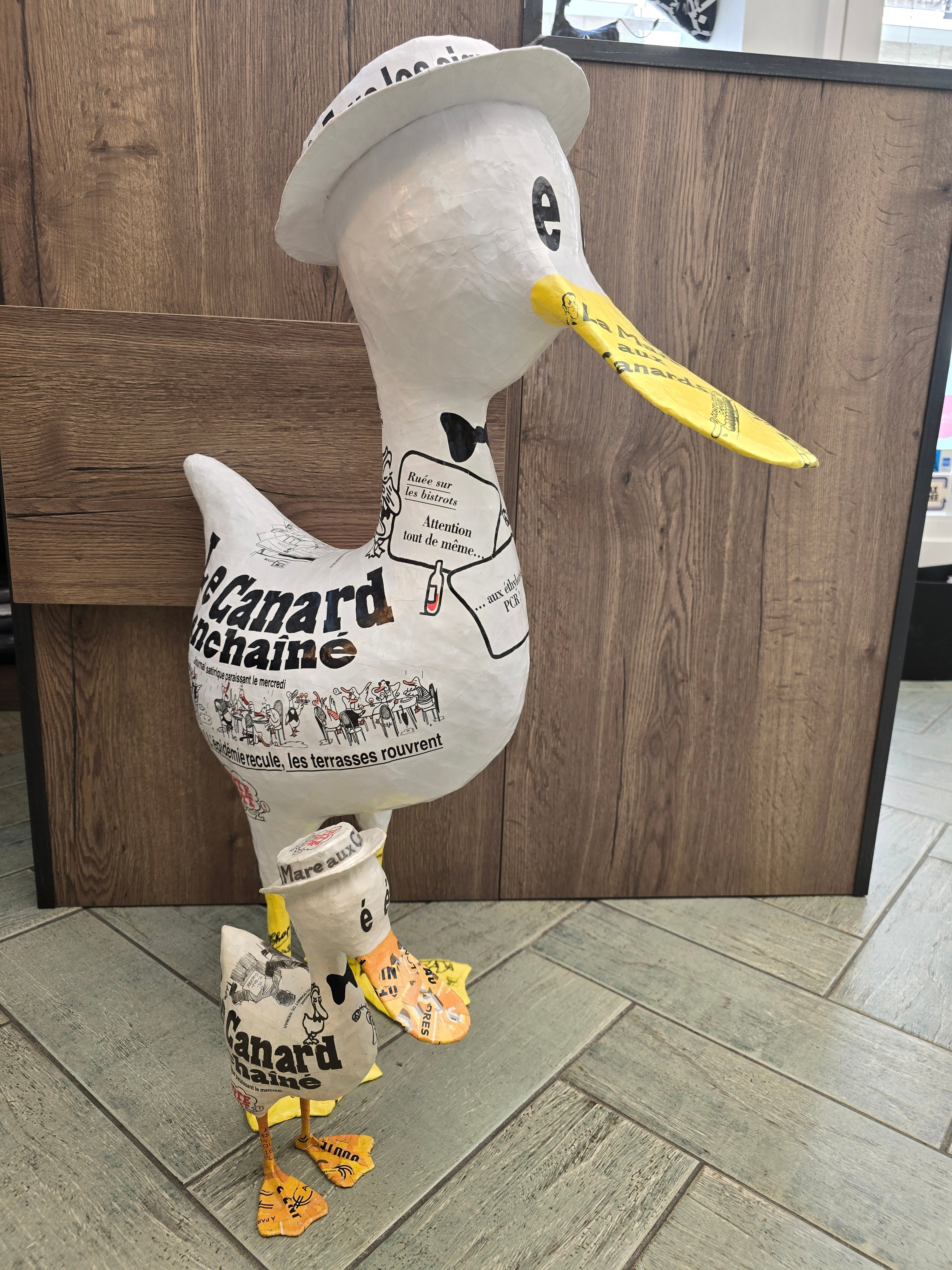 Canard enchaîné en papier mâché XXL- Espoir - Aude Goalec et Nicole Jacobs-Magna-Carta