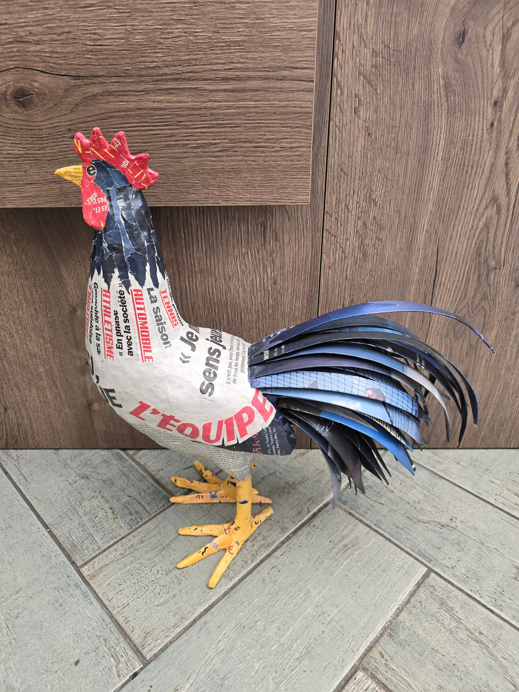 Coq en papier mâché- l'équipe - Aude Goalec et Nicole Jacobs-Magna-Carta