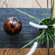 Globe terrestre noir et cuivre - CBE - MOVA Globes-Magna-Carta