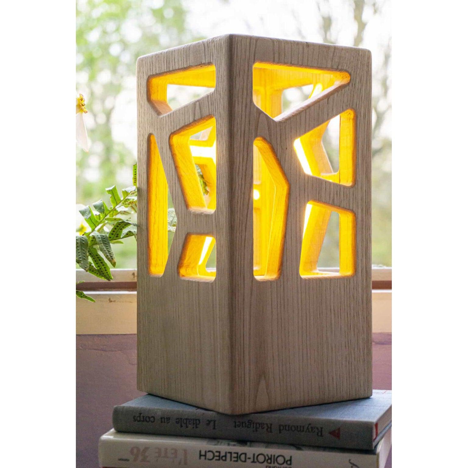 Lampe artisanale LED en châtaigner-Magna-Carta