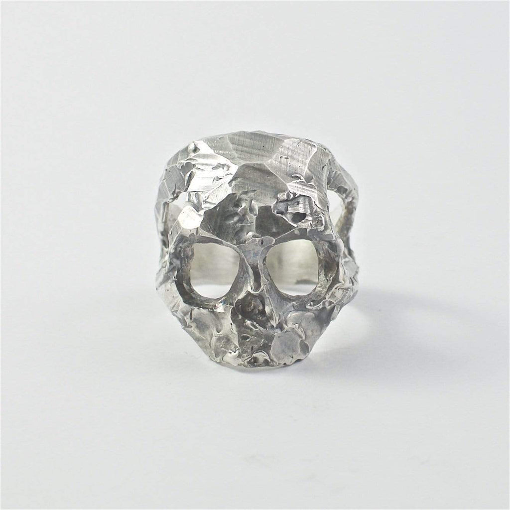 Large bague tête de mort en argent structure de coupe brute - Black Rock Jewel-Magna-Carta