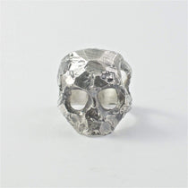 Large bague tête de mort en argent structure de coupe brute - Black Rock Jewel-Magna-Carta
