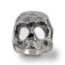 Large bague tête de mort en argent structure de coupe brute - Black Rock Jewel-Magna-Carta