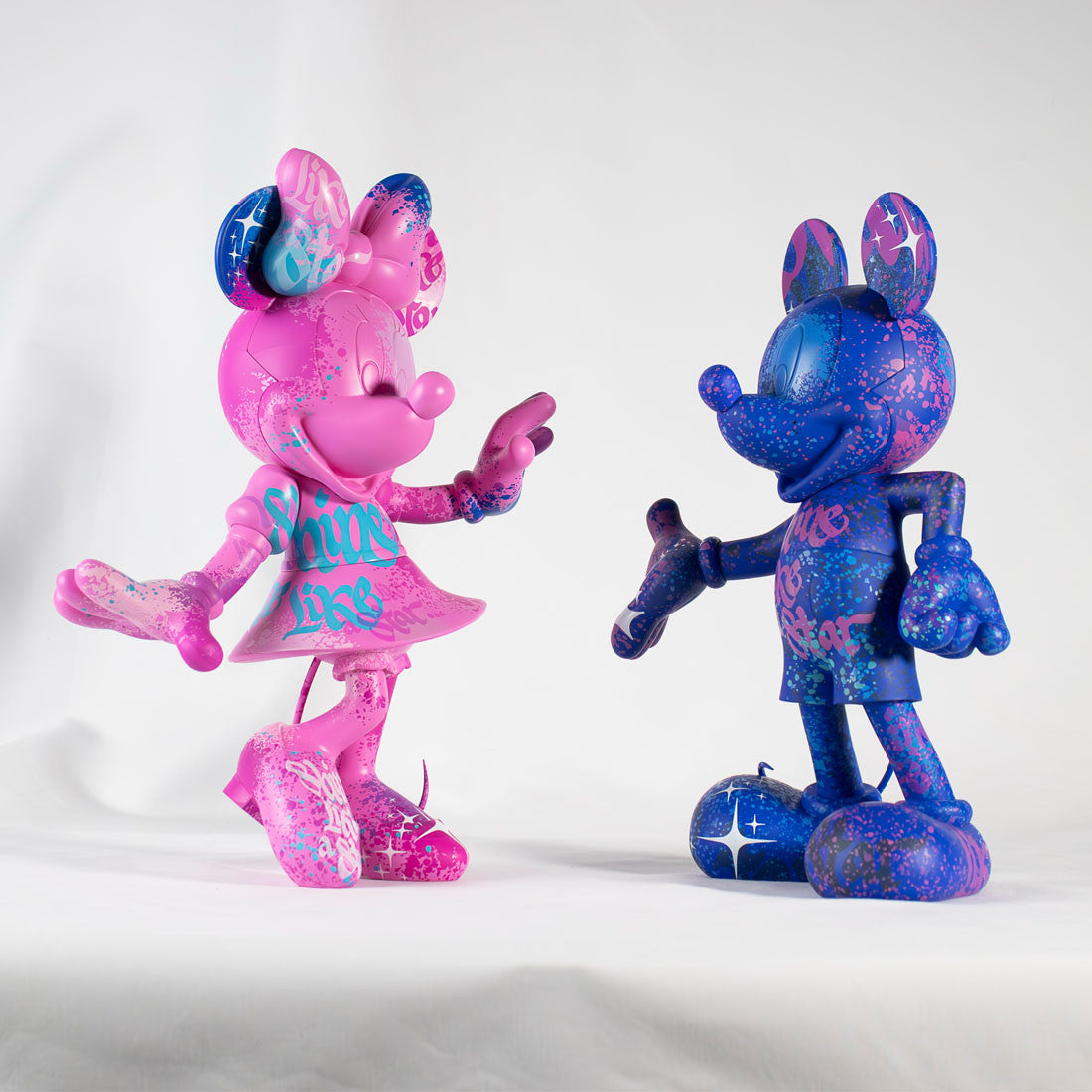Mickey Welcome Graffiti Nasty Multi Small 30 cm – Leblon Delienne-Magna-Carta