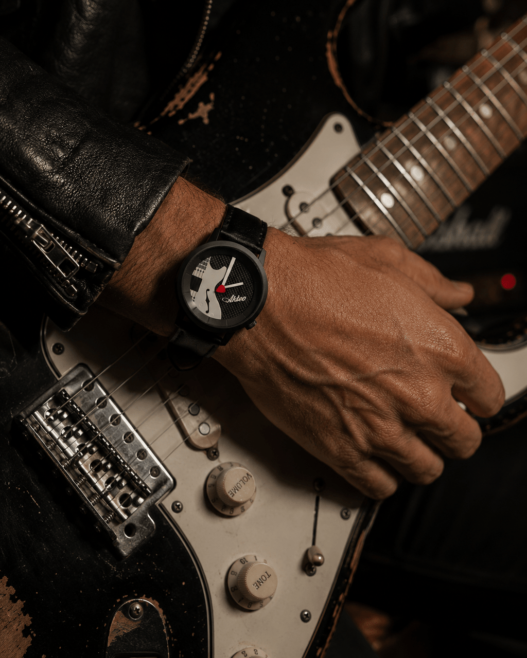 Montre Guitare électrique Jazz PVD noir 38 - AKTEO-Magna-Carta