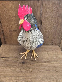 Poule en papier mâché - Le Figaro - Aude Goalec et Nicole Jacobs-Magna-Carta