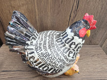 Poule en papier mâché - Le Monde - Aude Goalec et Nicole Jacobs-Magna-Carta