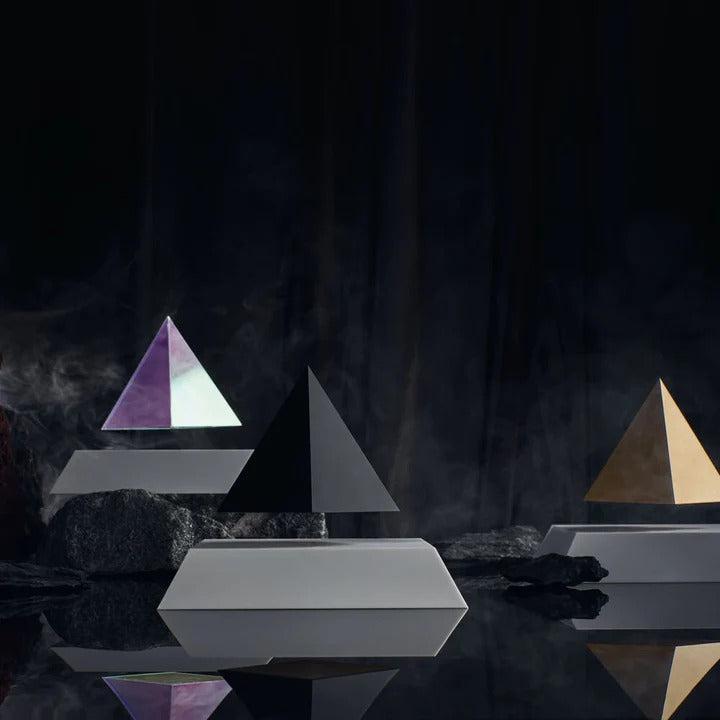 Pyramide en lévitation - Noir/Iridescent lumineux - Flyte-Magna-Carta