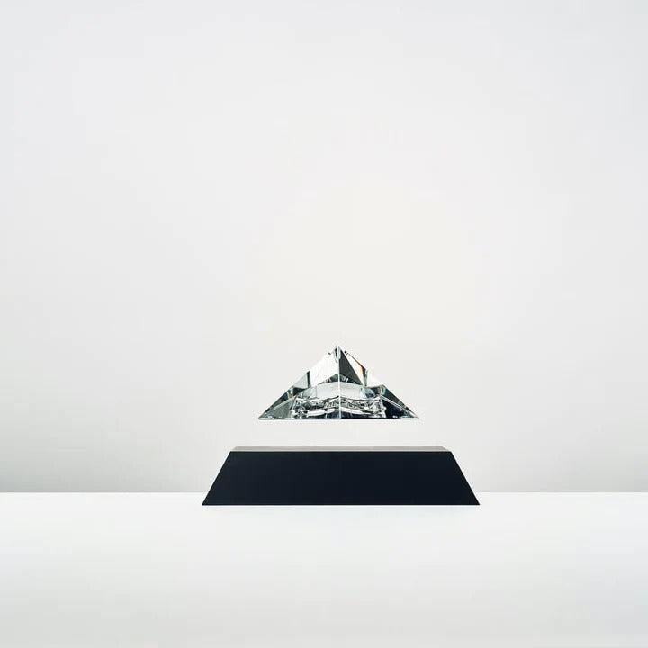 Pyramide en lévitation - Noir/Iridescent lumineux - Flyte-Magna-Carta