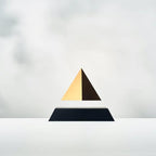 Pyramide en lévitation - Noir/Noir - Flyte-Magna-Carta