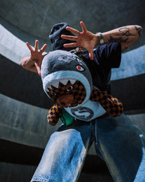 Sac à dos - MONEY BEAR IN SHARK COSTUME BEAR BACKPACK - SPRAYGROUND-Magna-Carta