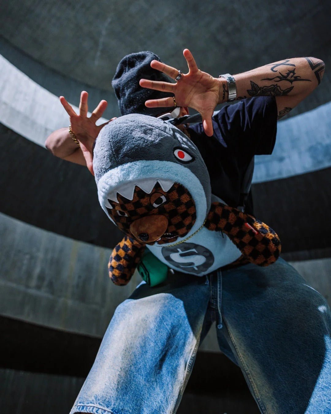 Sac à dos - MONEY BEAR IN SHARK COSTUME BEAR BACKPACK - SPRAYGROUND-Magna-Carta