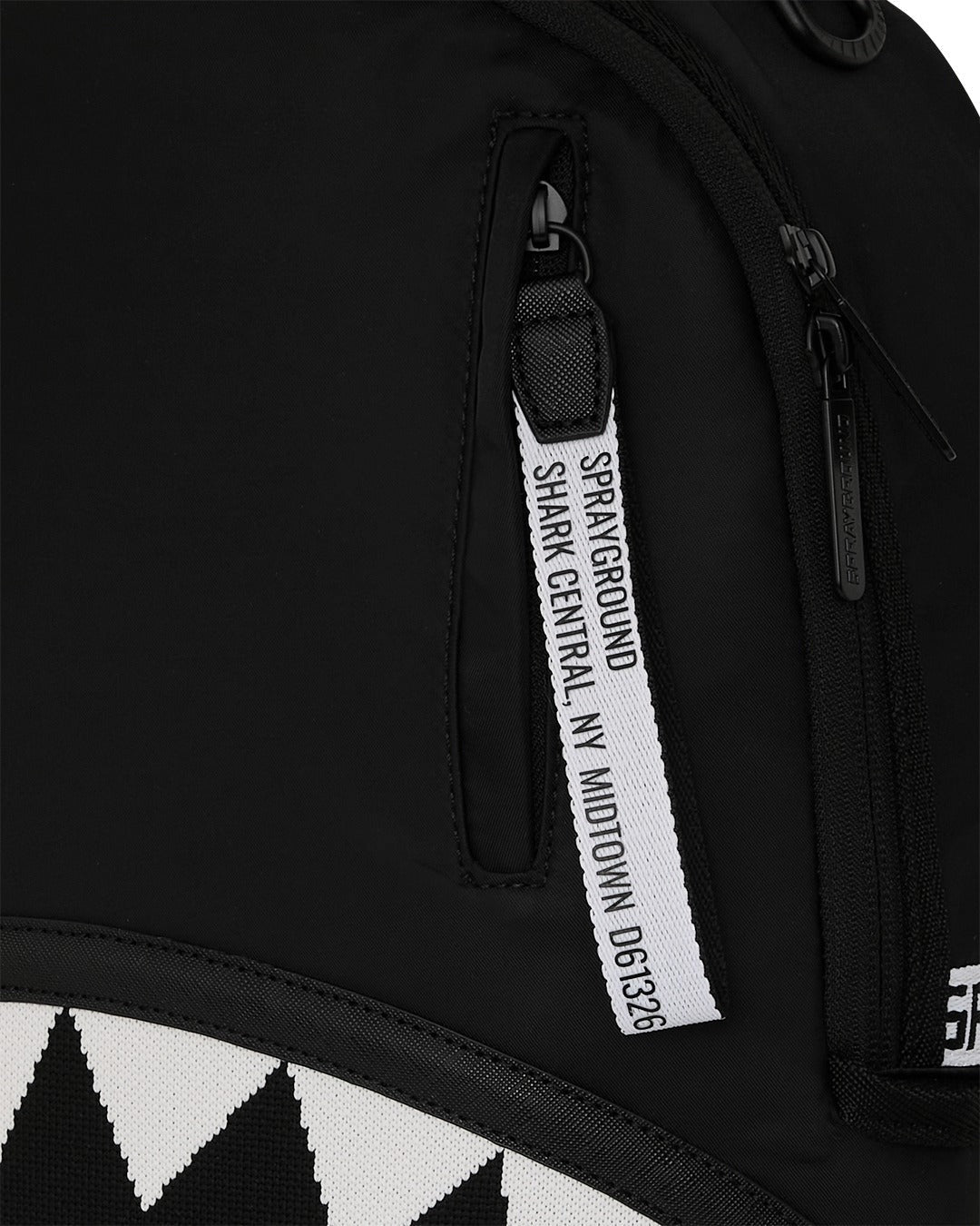 Sac à dos - SHARK CENTRAL HAZARD PAY DLXS BACKPACK - SPRAYGROUND-Magna-Carta