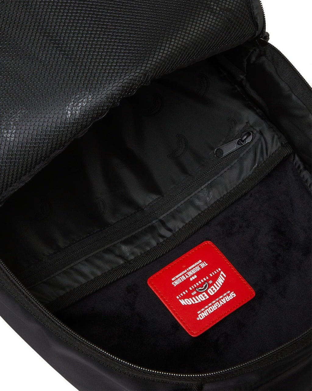 Sac à dos - SHARK CENTRAL NYLON BLACK PINK - SPRAYGROUND-Magna-Carta