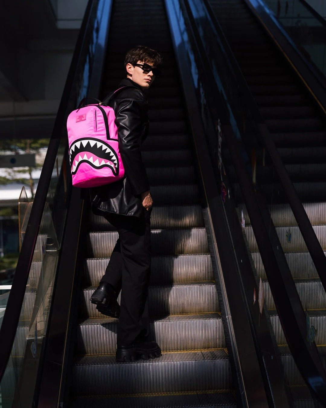 Sac à dos - SHARK CENTRAL NYLON HOT PINK - SPRAYGROUND-Magna-Carta