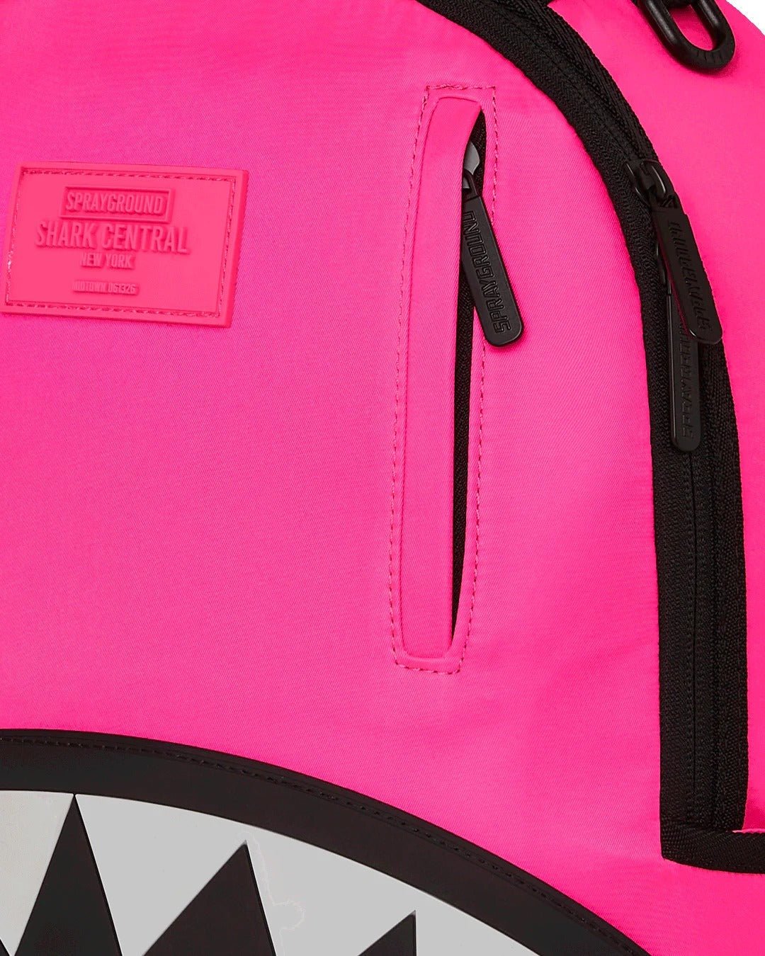 Sac à dos - SHARK CENTRAL NYLON HOT PINK - SPRAYGROUND-Magna-Carta