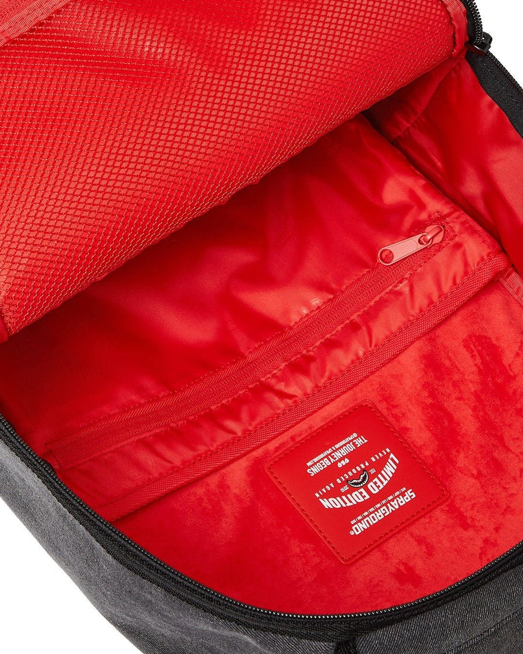 Sac à dos - SHARK CENTRAL PAINTED DLXS BACKPACK - SPRAYGROUND-Magna-Carta