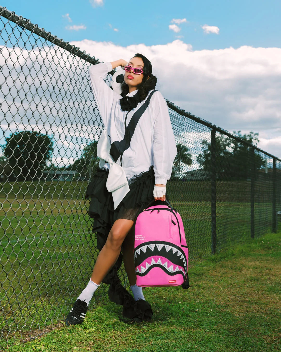 Sac à dos - SHARK CENTRAL PINK EMBROIDERED SHARK BACKPACK - SPRAYGROUND-Magna-Carta
