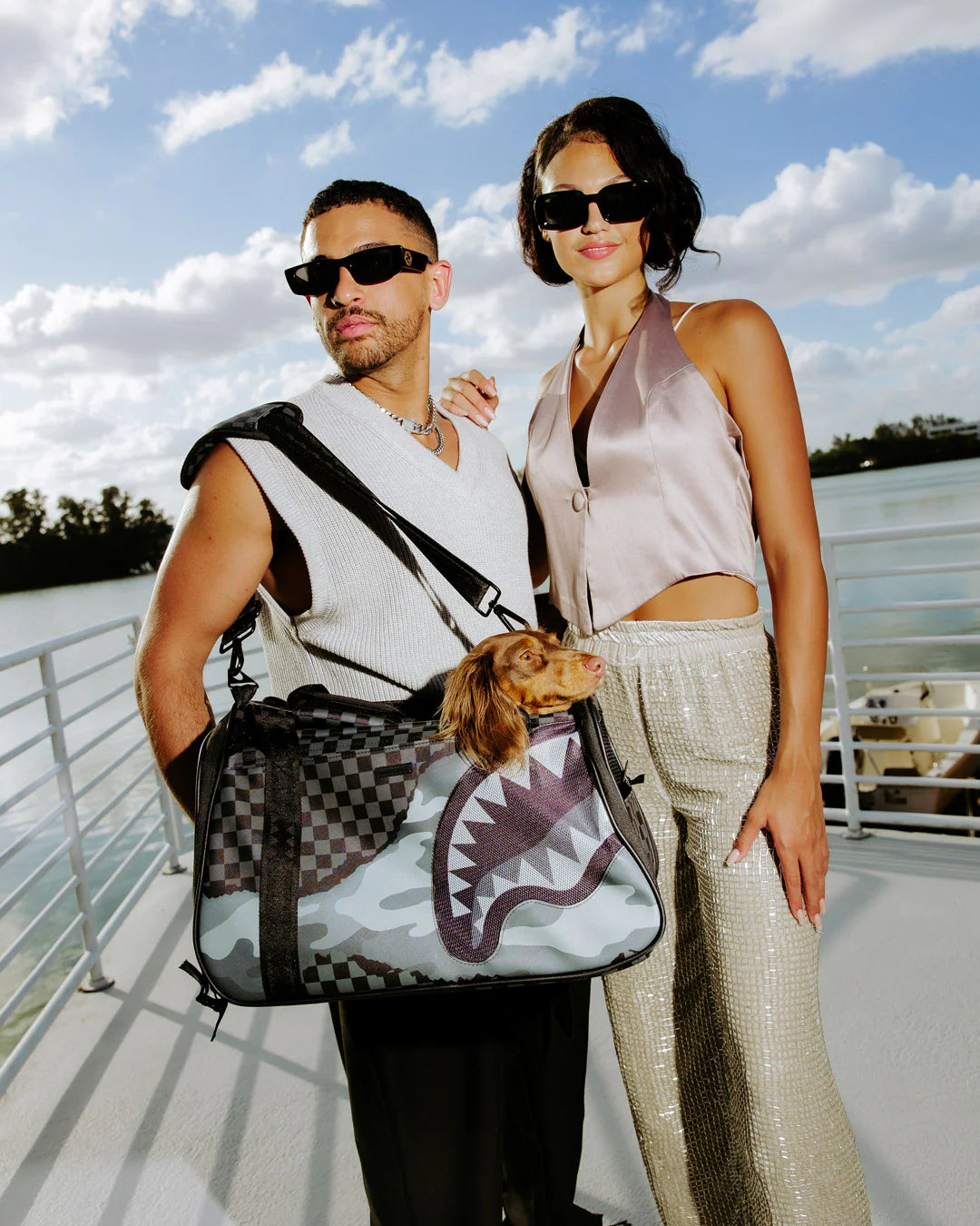 Sac de transport pour animal – SPLIT UP CAMO TEAR LARGE PET CARRIER – SPRAYGROUND-Magna-Carta