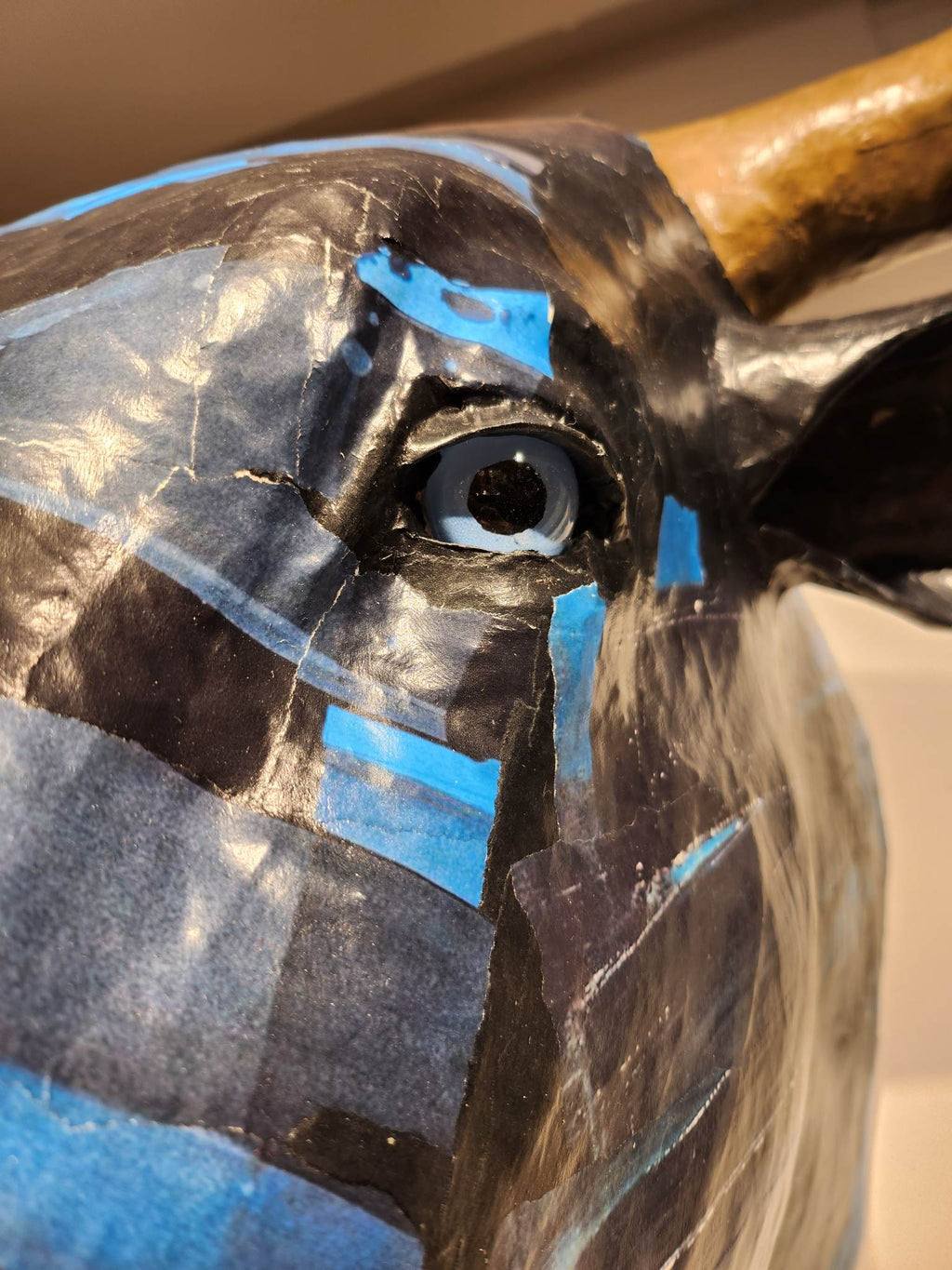 Trophée de Taureau en papier mâché - Aude Goalec et Nicole Jacobs-Magna-Carta