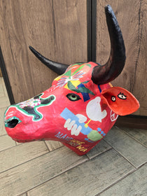 Trophée de taureau en papier mâché - Aude Goalec et Nicole Jacobs-Magna-Carta