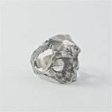 Large bague tête de mort en argent structure de coupe brute - Black Rock Jewel-Magna-Carta