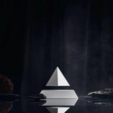 Pyramide en lévitation - Blanc/Or - Flyte-Magna-Carta