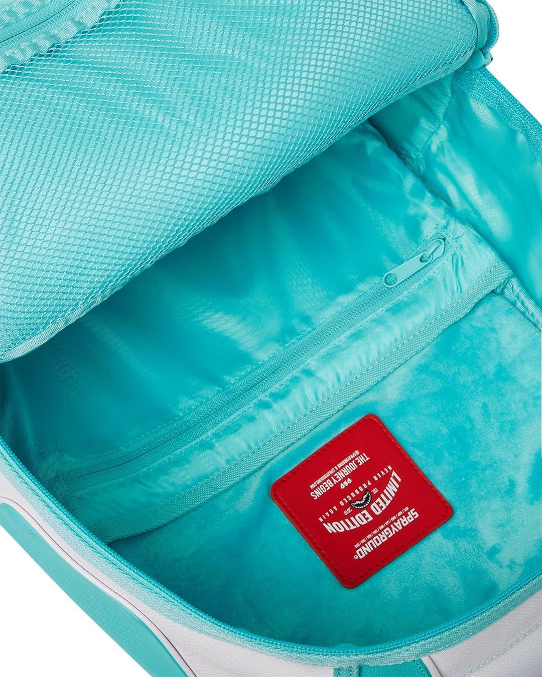 Sac à dos - SHARK CENTRAL BLUE AND WHITE COLORWAY - SPRAYGROUND - Magna-Carta