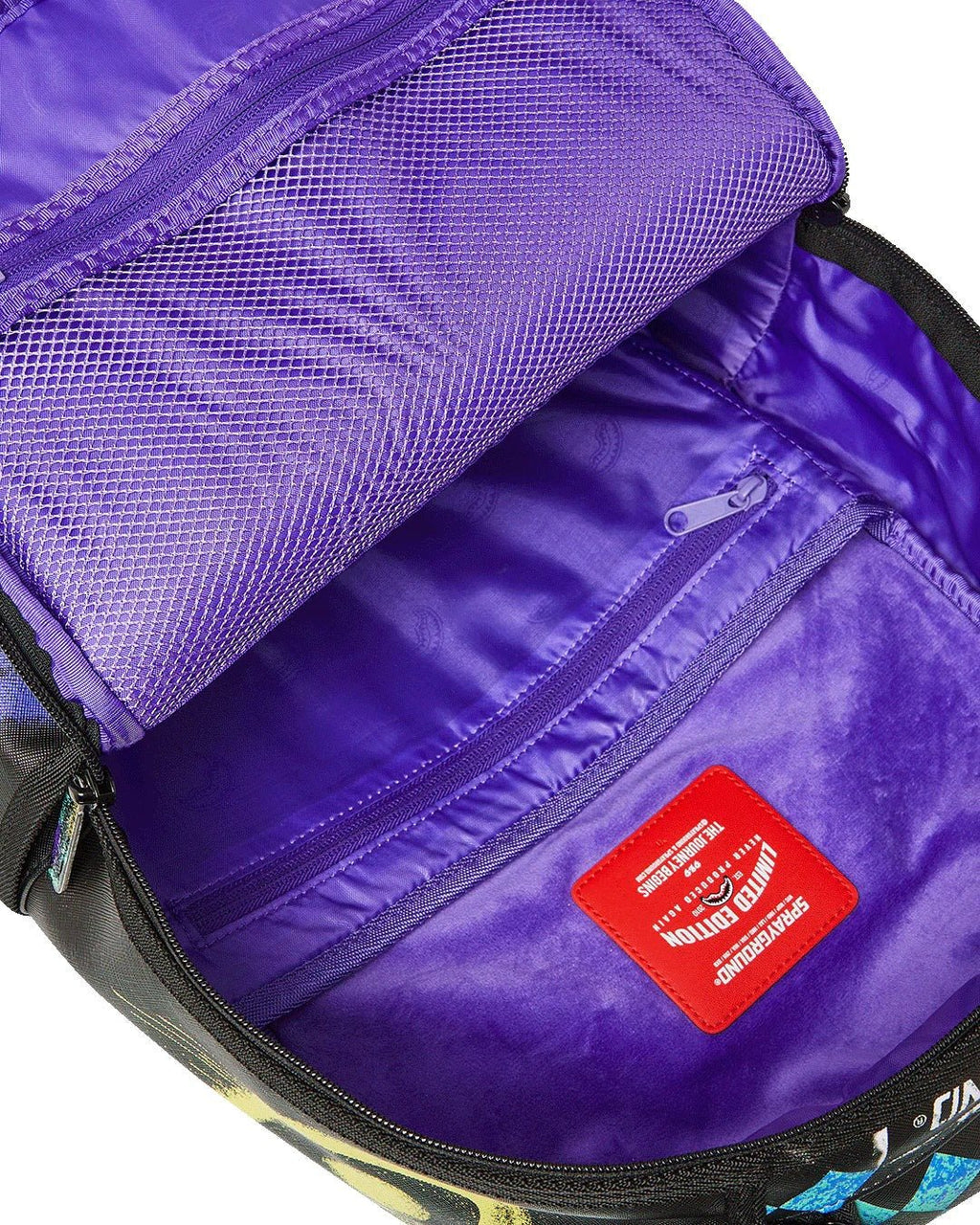 Sac à dos - SHARK CENTRAL STENCILS- BLACK DLXSV BACKPACK - SPRAYGROUND - Magna-Carta
