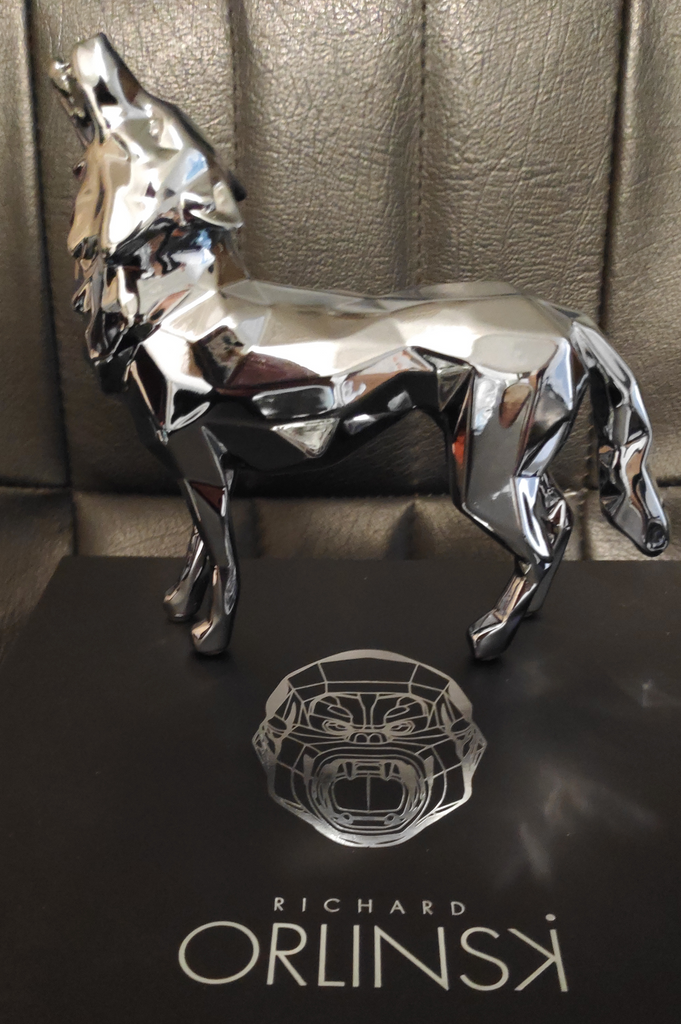 Sculpture Wolf Spirit Pearl Grey Edition by Richard Orlinski