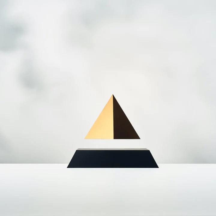 Pyramide en lévitation - Noir/Iridescent lumineux - Flyte-Magna-Carta